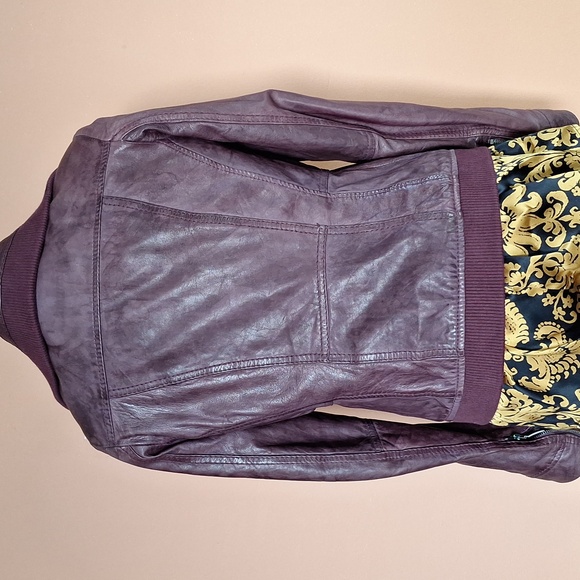 Authentic leather Bershka bomber jacket - Picture 2 of 8